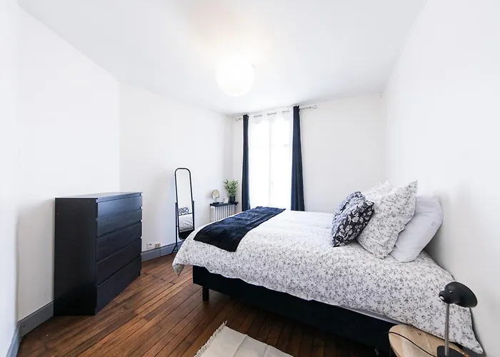 Appartement Avec Balcon A 250 M De La Gare, Hyper Centre