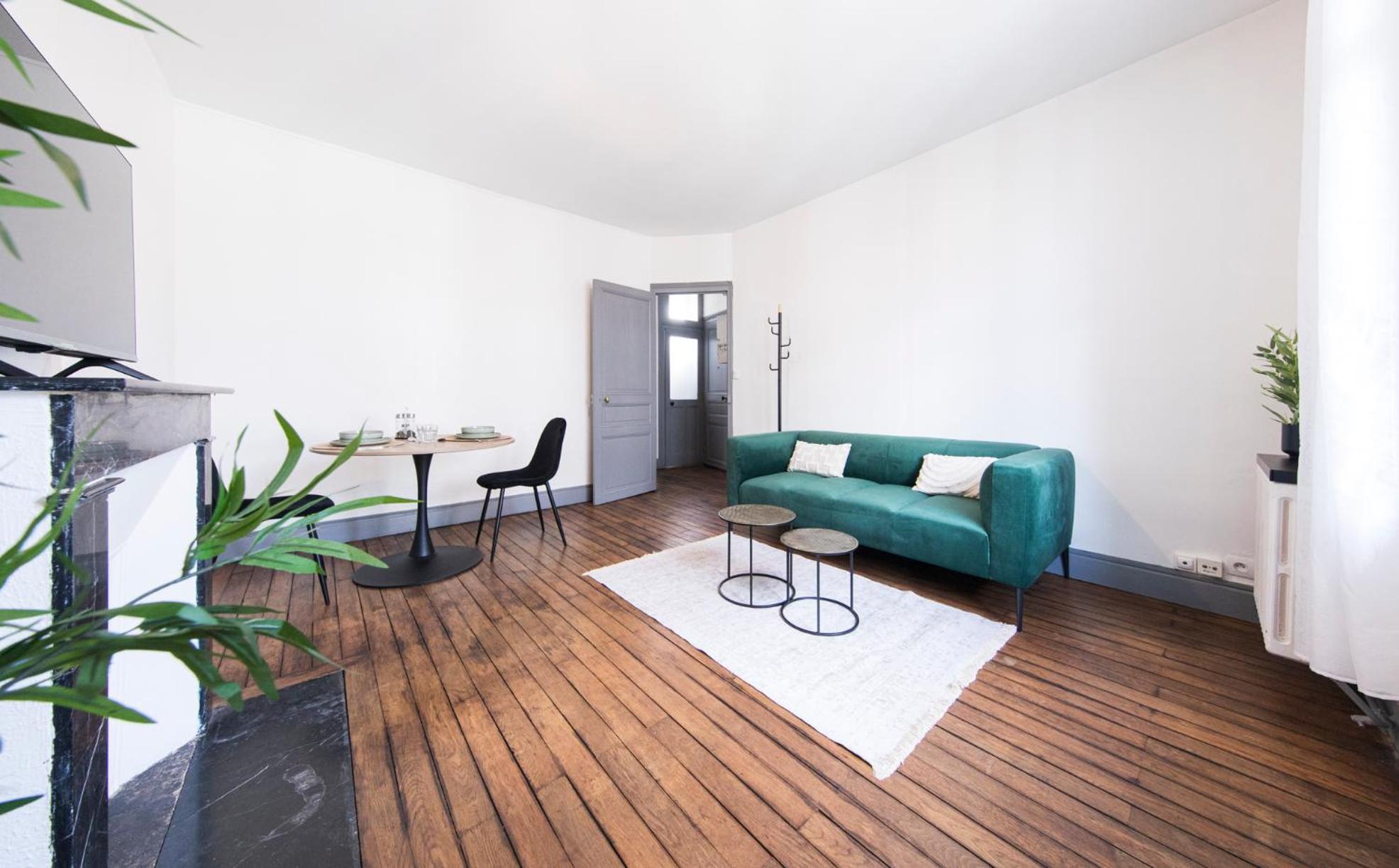 Appartement Avec Balcon A 250 M De La Gare, Hyper Centre