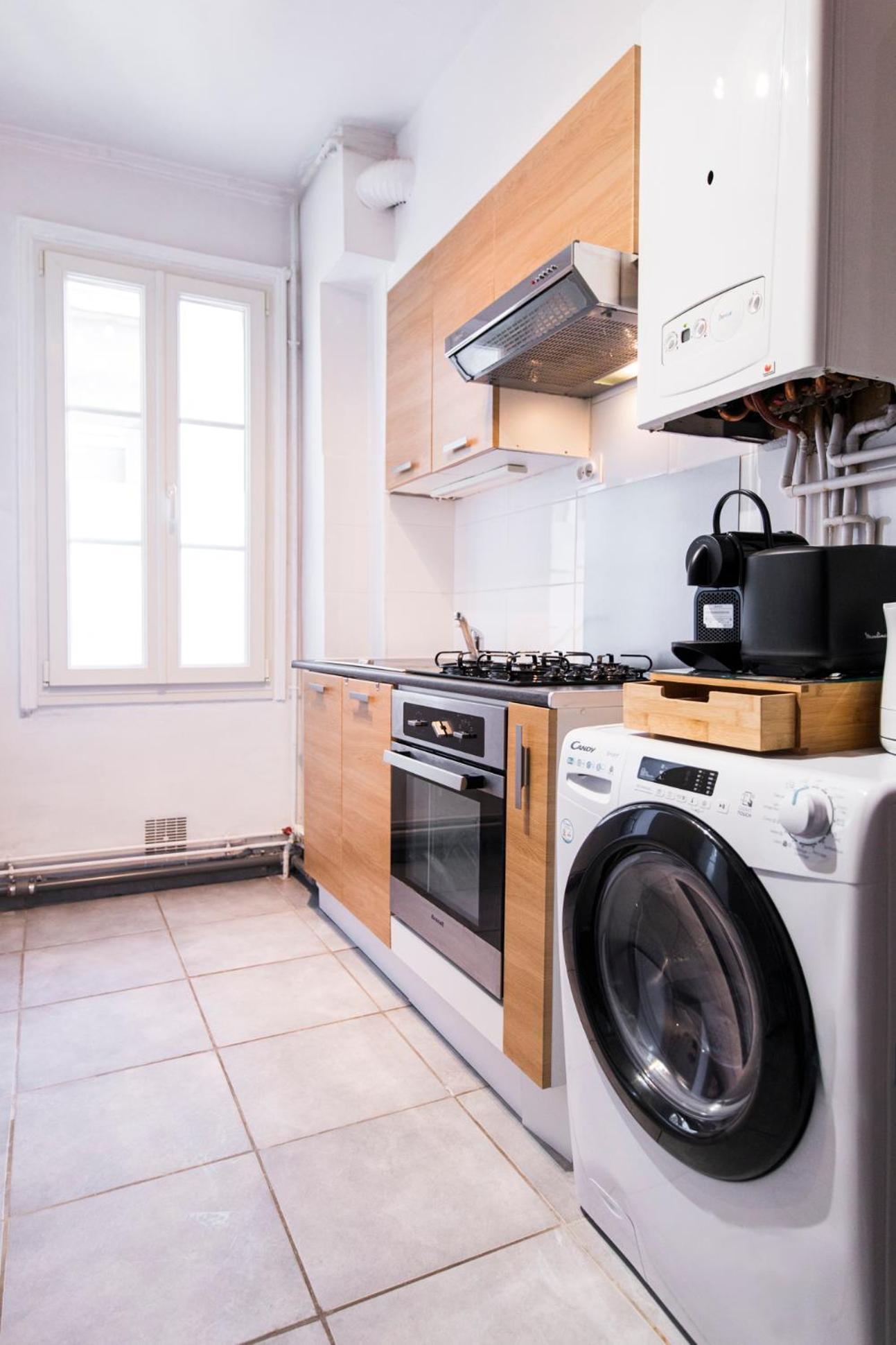 Appartement Avec Balcon A 250 M De La Gare, Hyper Centre *