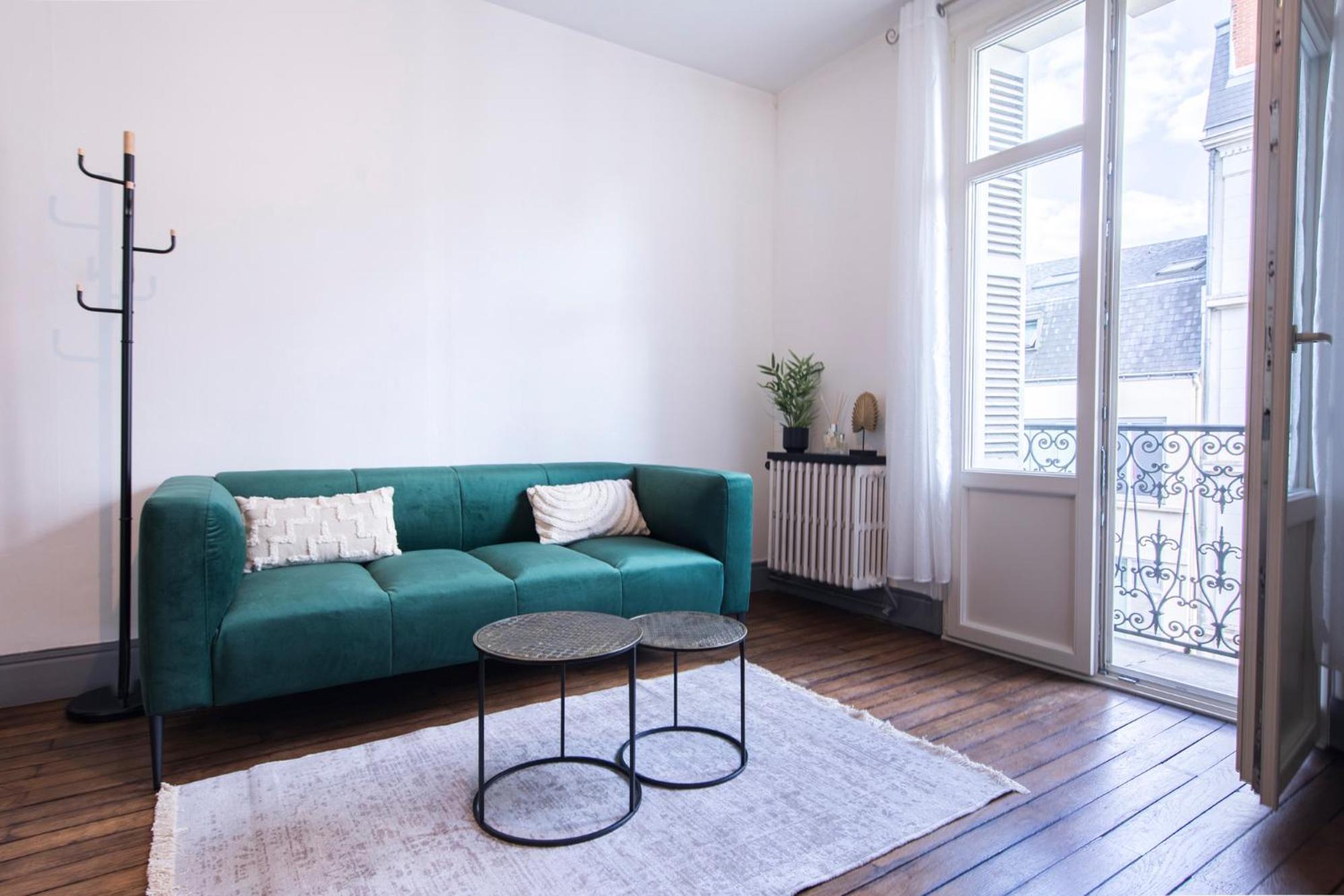 Avec Balcon A 250 M De La Gare, Hyper Centre Appartement *